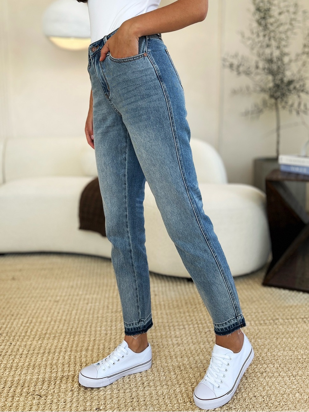 Judy Blue Washed Blue Ankle Crop Mom Jeans A3 - Picture 5 of 10